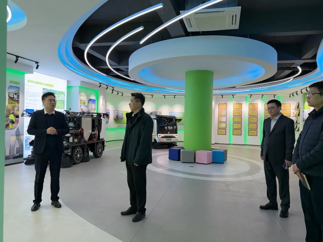 吳江區人大常委會主任錢斌蒞臨鴻灌環境調研指導(圖3)