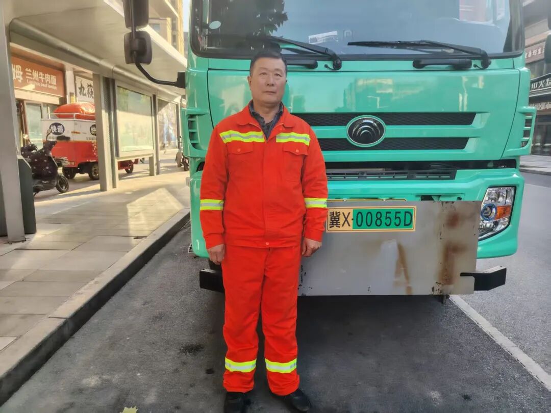 緊急時(shí)刻勇?lián)?dāng),平凡崗位綻風(fēng)采(圖5)