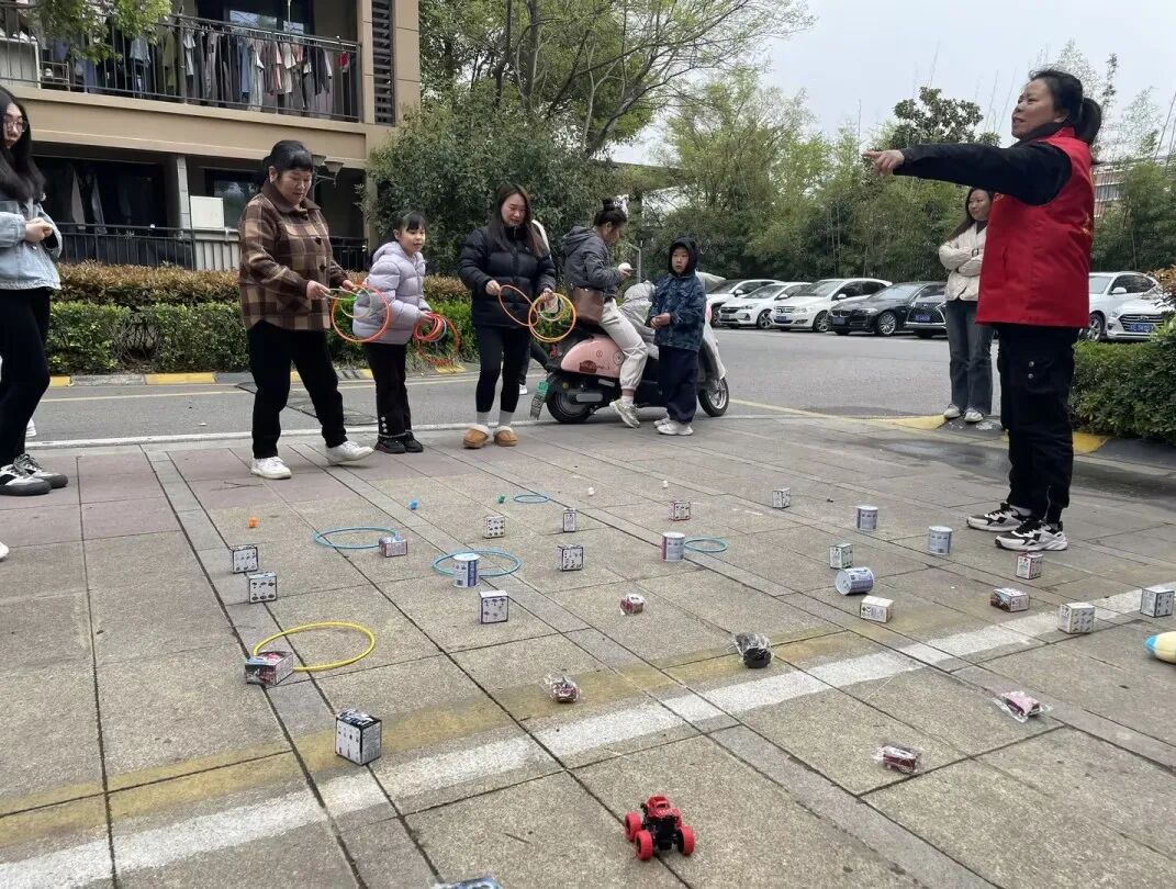 鴻灌環境鴻心黨支部舉辦“社區共享，交換美好”垃圾分類宣傳活動(圖8)