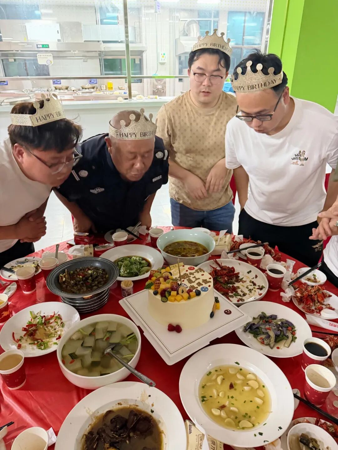 暖心聚力，溫情相伴｜鴻心黨支部、工會聯合舉辦員工生日會(圖7)