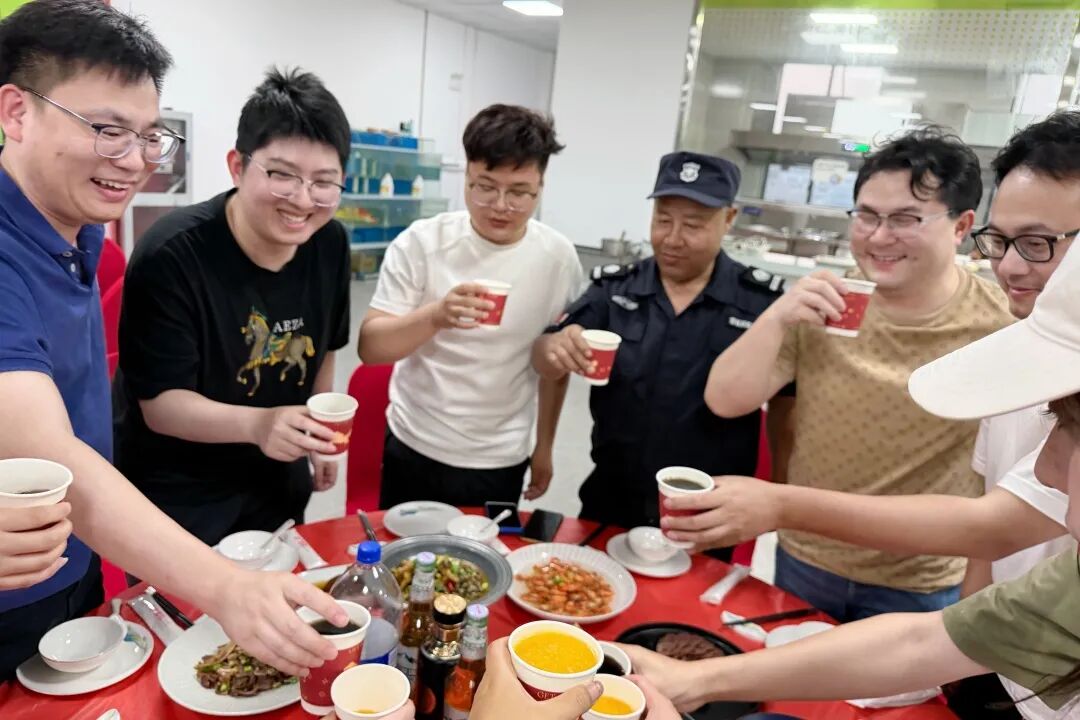 暖心聚力，溫情相伴｜鴻心黨支部、工會聯合舉辦員工生日會(圖20)